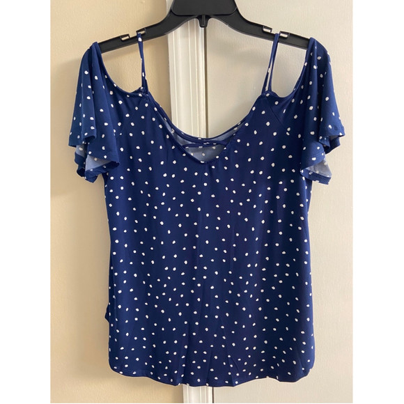 Kaileigh stitch fix  polka dotted women’s cold shoulder blouse, medium  NWT - Picture 2 of 4